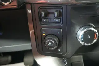 Ford F-150 2023 4x4 Platinum 4dr SuperCrew 5.5 ft. SB
