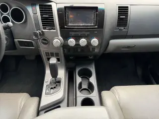 Toyota Tundra 2012 4x4 Grade 4dr Double Cab Pickup SB (4.6L V8)