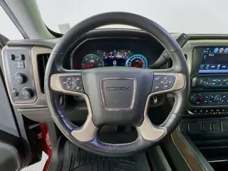GMC Sierra 1500 2018 4x4 Denali 4dr Crew Cab 5.8 ft. SB