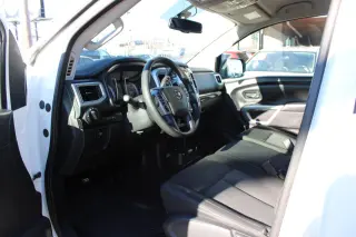 2017 Nissan Titan 4x4 Crew Cab SV