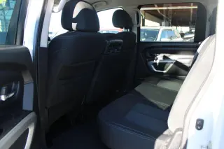 2017 Nissan Titan 4x4 Crew Cab SV