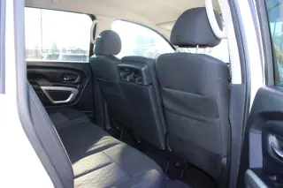 2017 Nissan Titan 4x4 Crew Cab SV