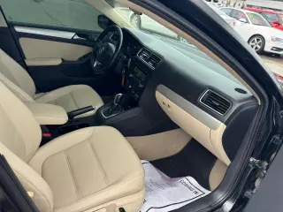 2014 Volkswagen Jetta Sedan 4dr Auto SE PZEV