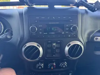 2018 Jeep Wrangler JK Unlimited Sahara 4WD