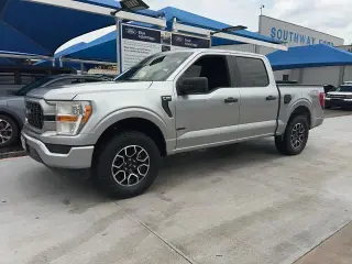 Ford F-150 2022 4x2 XL 4dr SuperCrew 5.5 ft. SB