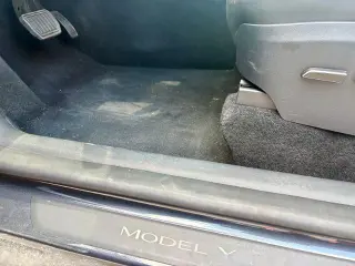 Tesla Model Y 2024 AWD Long Range 4dr Crossover