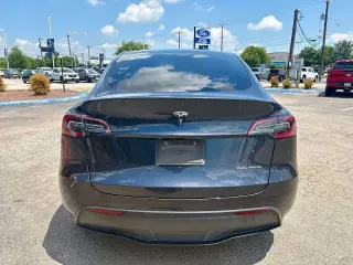 Tesla Model Y 2024 AWD Long Range 4dr Crossover