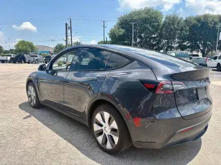 Tesla Model Y 2024 AWD Long Range 4dr Crossover