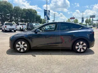 Tesla Model Y 2024 AWD Long Range 4dr Crossover