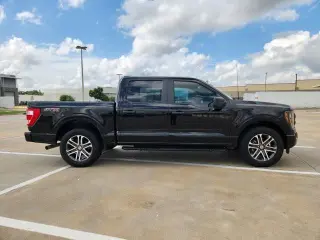 Ford F-150 2023 4x2 XL 4dr SuperCrew 5.5 ft. SB