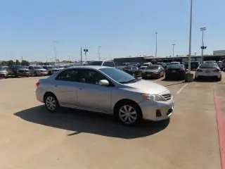 Toyota Corolla 2013 S 4dr Sedan 5M