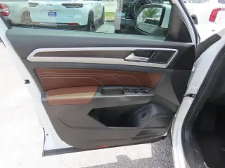 Volkswagen Atlas 2023 SE 4dr SUV w/Technology