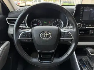 Toyota Highlander 2021 AWD XLE 4dr SUV