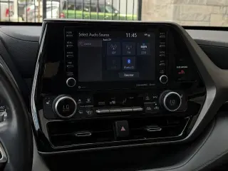 Toyota Highlander 2021 AWD XLE 4dr SUV