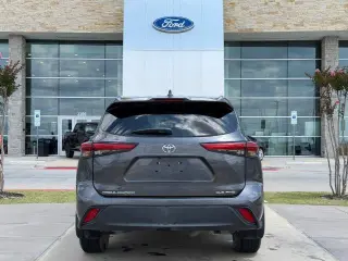 Toyota Highlander 2021 AWD XLE 4dr SUV