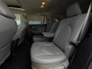 Toyota Highlander 2021 AWD XLE 4dr SUV