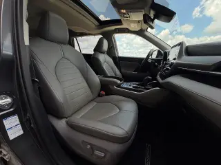 Toyota Highlander 2021 AWD XLE 4dr SUV