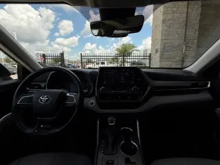 Toyota Highlander 2021 AWD XLE 4dr SUV