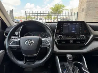 Toyota Highlander 2021 AWD XLE 4dr SUV