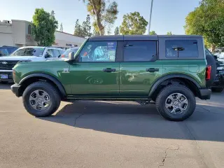 Ford Bronco 2023 4x4 Black Diamond 4dr SUV