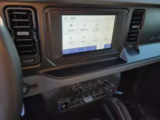 Ford Bronco 2023 4x4 Black Diamond 4dr SUV