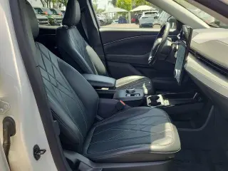 Ford Mustang Mach-E 2022 Select 4dr SUV
