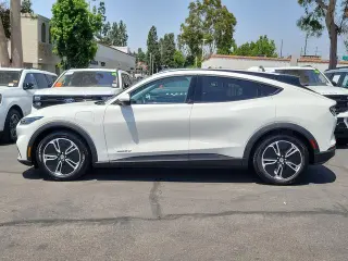 Ford Mustang Mach-E 2022 Select 4dr SUV