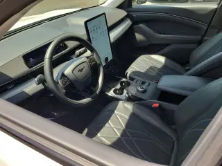 Ford Mustang Mach-E 2022 Select 4dr SUV