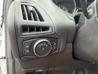 Ford Focus 2018 SEL 4dr Sedan