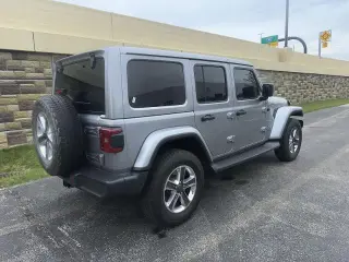 Jeep Wrangler Unlimited 2018 4x4 Moab 4dr SUV (midyear release)