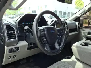 Ford F-150 2015 4x4 XLT 4dr SuperCrew 5.5 ft. SB