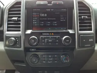 Ford F-150 2015 4x4 XLT 4dr SuperCrew 5.5 ft. SB
