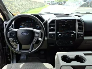 Ford F-150 2015 4x4 XLT 4dr SuperCrew 5.5 ft. SB