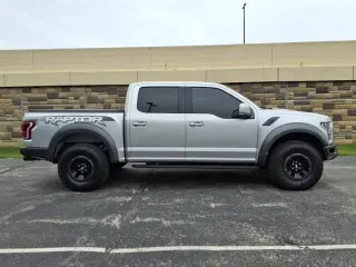 Ford F-150 2018 4x4 Raptor 4dr SuperCrew 5.5 ft. SB