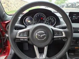 Mazda MX-5 Miata 2025 Club 2dr Convertible
