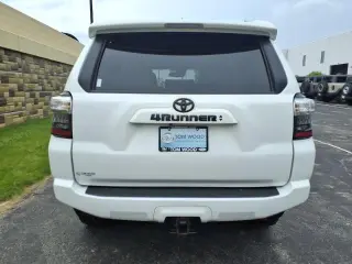 Toyota 4Runner 2022 4x4 SR5 Premium 4dr SUV
