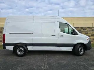 Mercedes-Benz Sprinter 2024 2500 3dr 144 in. WB Cargo Van (2.0L I4)