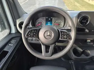 Mercedes-Benz Sprinter 2024 2500 3dr 144 in. WB Cargo Van (2.0L I4)