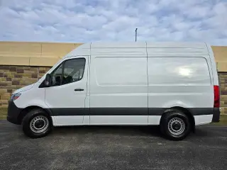 Mercedes-Benz Sprinter 2024 2500 3dr 144 in. WB Cargo Van (2.0L I4)