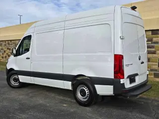Mercedes-Benz Sprinter 2024 2500 3dr 144 in. WB Cargo Van (2.0L I4)