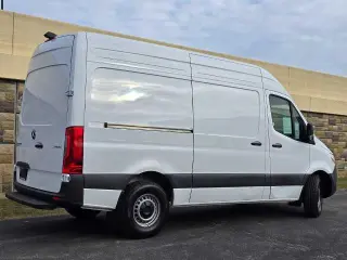 Mercedes-Benz Sprinter 2024 2500 3dr 144 in. WB Cargo Van (2.0L I4)