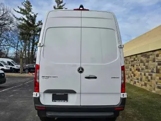 Mercedes-Benz Sprinter 2024 2500 3dr 144 in. WB Cargo Van (2.0L I4)