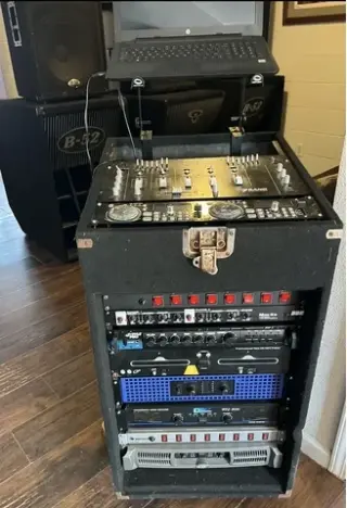 DJ Y KARAOKE PARA TUS FIESTAS