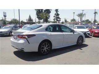 2024 Toyota Camry SE Sedan 4D