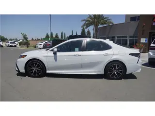 2024 Toyota Camry SE Sedan 4D