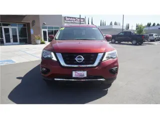 2018 Nissan Pathfinder SV