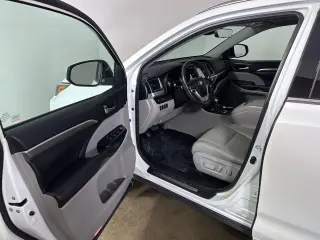 Silver Certified 2018 Toyota Highlander Limited Platinum