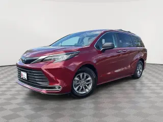 Gold Certified 2023 Toyota Sienna XLE