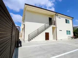 2 bedroom Apt in James M Wood
