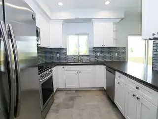 2 bedroom Apt in James M Wood